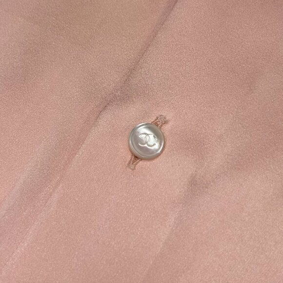 CHANEL Vintage Pleated Button Up Blouse in Pale Pink Silk - Picture 10 of 11